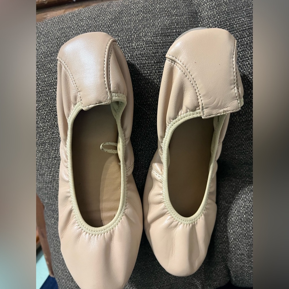Nude Ballet Flats